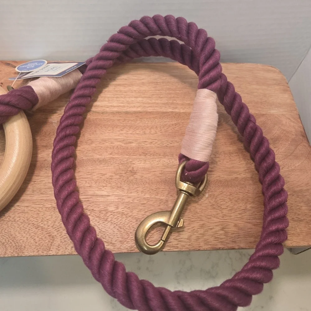 Top Paw Explorer Collection Rope‎ Dog Leash with Wooden Handle 4ft NWT Purple